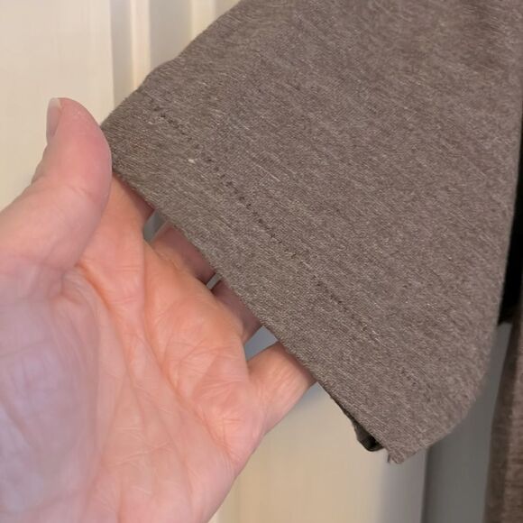 VTG Single Stitch Women’s Slim T-Shirt Montreal Quebec Canada Heather Brown XL - Picture 4 of 8